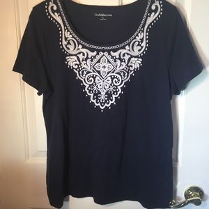 Short sleeve top with embroidery